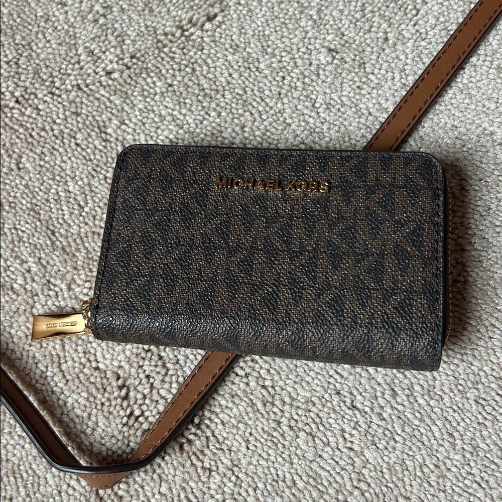 MICHAEL KORS bucket bag with wallet - Picture 8 of 11